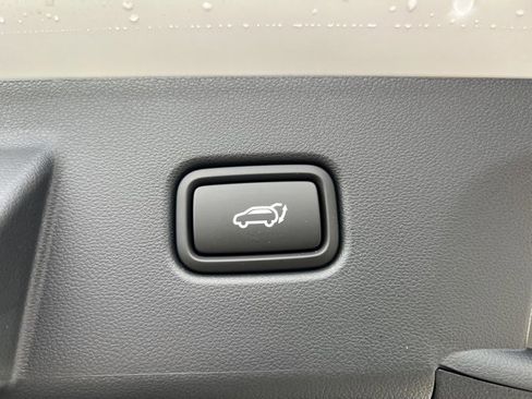 New 2026 Hyundai Tucson Limited image 40