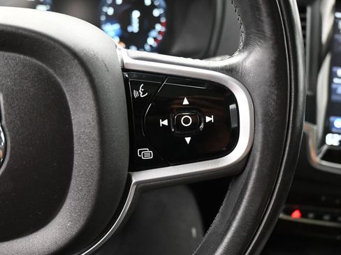 Used 2019 Volvo XC90 T6 Momentum AWD/4WD image 16