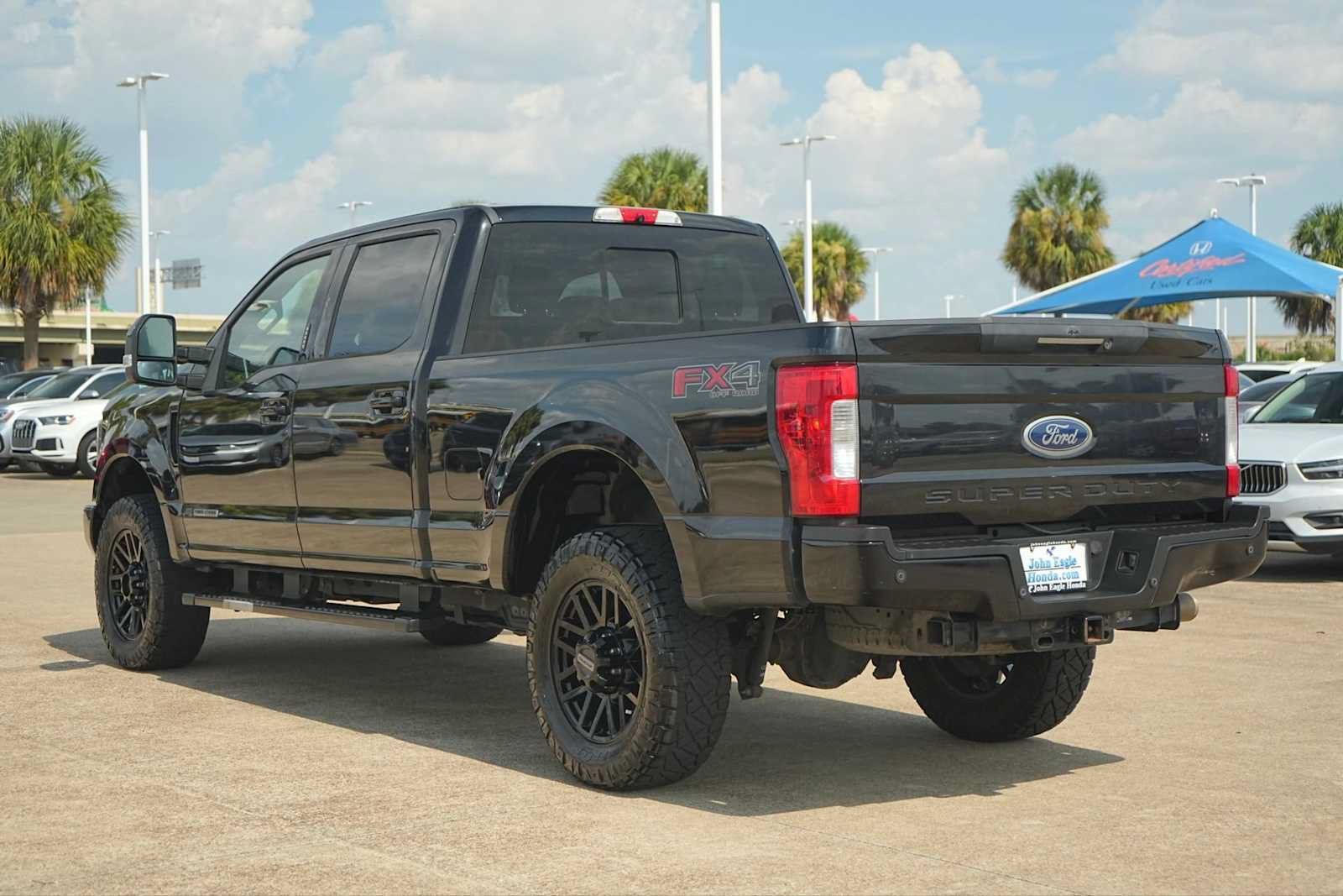 Used 2019 Ford F250 Lariat w/ Lariat Ultimate Package AWD/4WD image 4