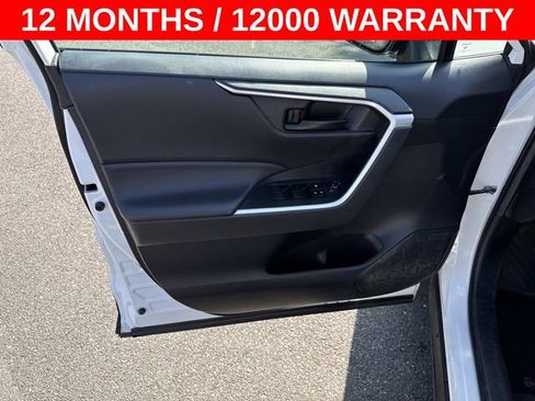 Used 2022 Toyota RAV4 LE AWD/4WD image 10