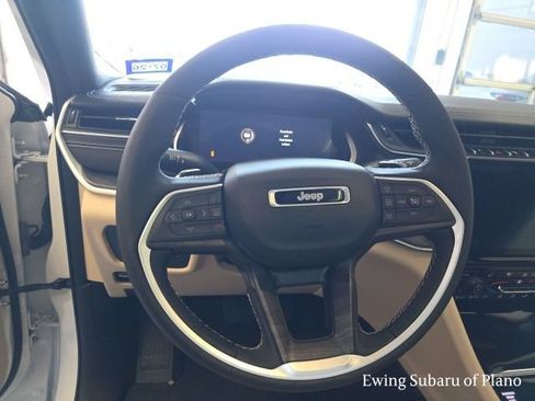 Used 2024 Jeep Grand Cherokee Limited w/ Luxury Tech Group II image 16