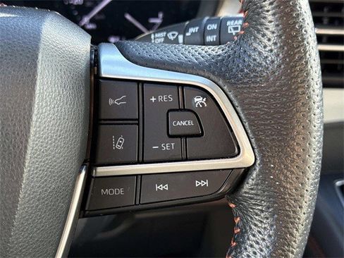 Used 2022 Toyota Sienna XSE image 24