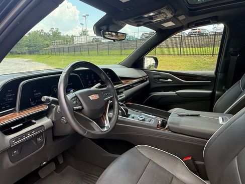Certified 2023 Cadillac Escalade Premium Luxury AWD/4WD image 5