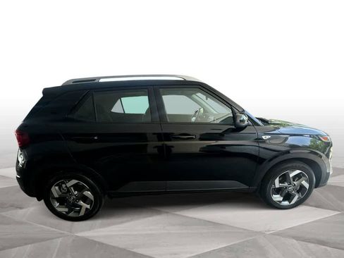 Used 2023 Hyundai Venue SEL FWD image 9