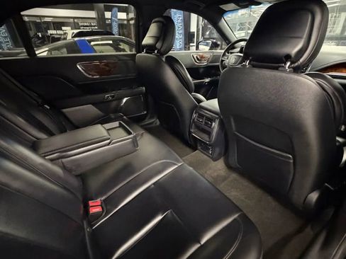 Used 2020 Lincoln Continental Sedan 4D image 18