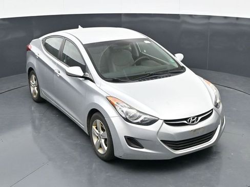 Used 2013 Hyundai Elantra GLS FWD image 9