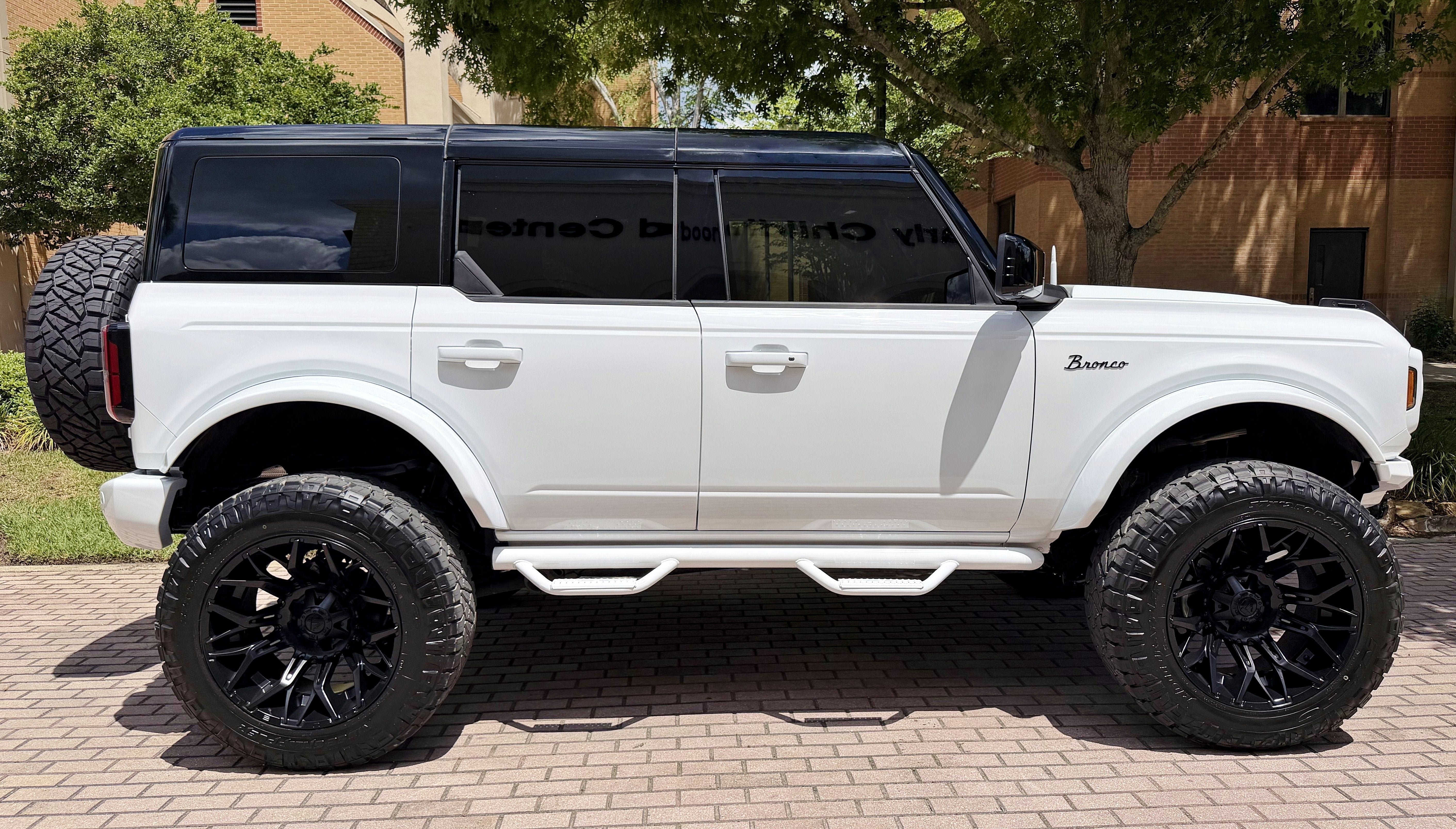 Used 2026 Ford Bronco Outer Banks AWD/4WD image 2