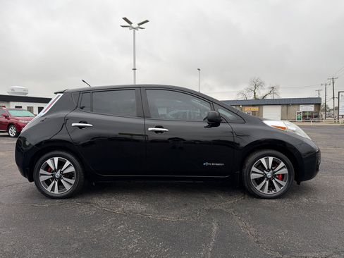 Used 2014 Nissan Leaf SL w/ Premium Package image 4