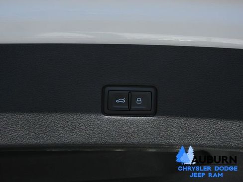 Used 2022 Audi Q8 Premium Plus AWD/4WD image 7