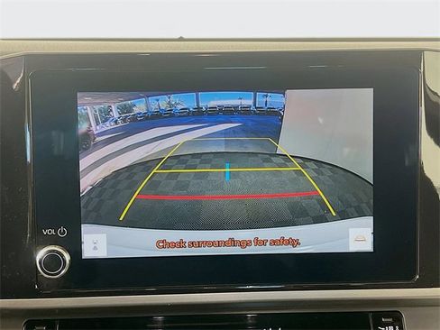 Used 2025 Toyota Camry SE image 21