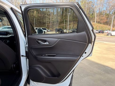 Used 2019 Chevrolet Blazer LT image 17