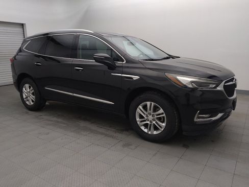 Used 2018 Buick Enclave Essence image 11