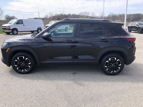 Used 2022 Chevrolet TrailBlazer LT FWD image 2