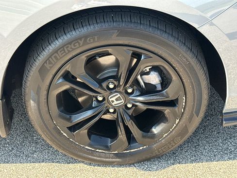 Certified 2025 Honda Accord SE image 32