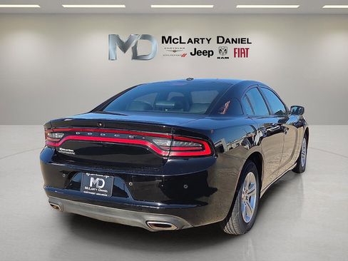 Used 2021 Dodge Charger SXT w/ Leather Interior Group image 5