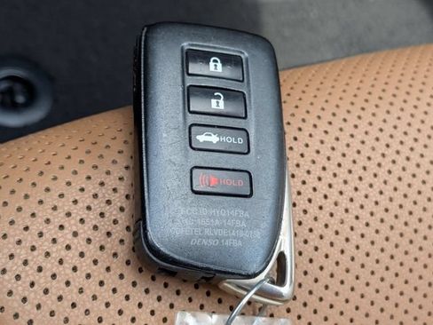 Used 2018 Lexus IS 300 w/ Premium Package RWD image 31
