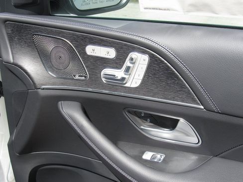 New 2025 Mercedes-Benz GLS 450 4MATIC image 21