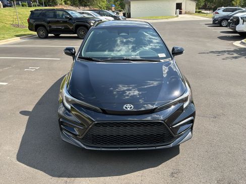 Used 2024 Toyota Corolla SE FWD image 3