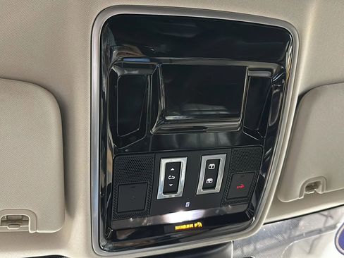 Used 2017 Land Rover Range Rover HSE image 30