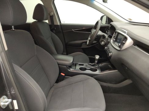Used 2019 Kia Sorento FWD image 21