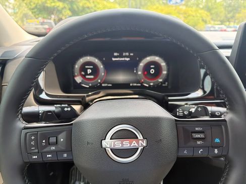 Used 2026 Nissan Pathfinder SL FWD image 30
