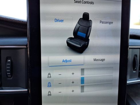 Used 2020 Ford Explorer Platinum w/ Premium Technology Package image 14