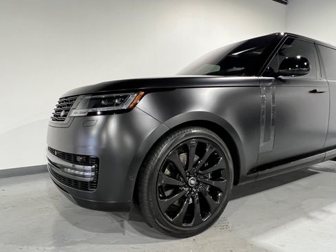 Used 2023 Land Rover Range Rover SE AWD/4WD image 2