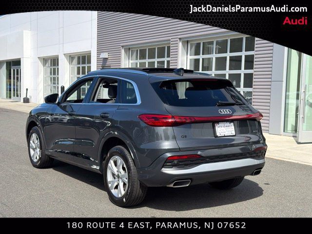 Used 2025 Audi Q5 Premium w/ Convenience Package AWD/4WD image 4