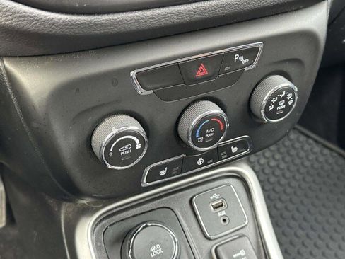 Used 2018 Jeep Compass Latitude w/ Safe & Security Group image 20