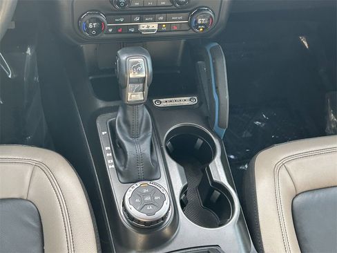 Used 2023 Ford Bronco Wildtrak image 21