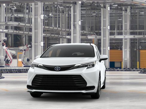 New 2025 Toyota Sienna LE image 18