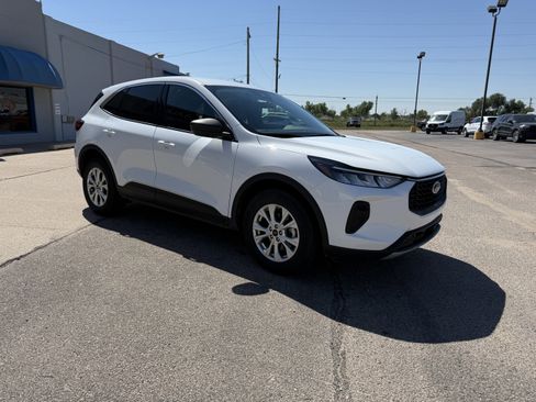 Used 2024 Ford Escape Active w/ Tech Pack #1 image 3