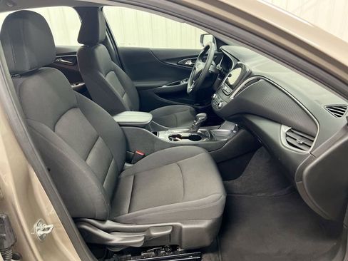 Used 2025 Chevrolet Malibu LT FWD image 21