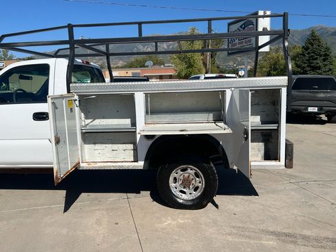 Used 2004 Chevrolet Silverado 2500 4x4 Regular Cab image 15