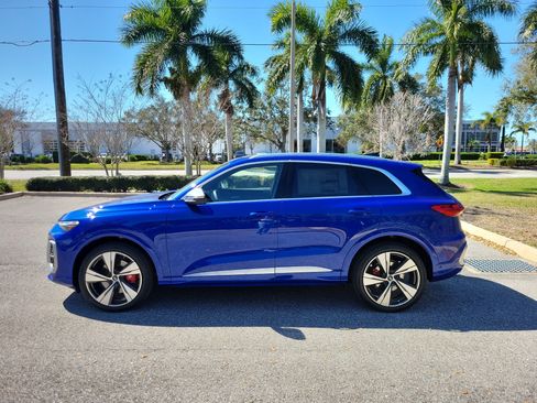 New 2025 Audi SQ5 Prestige image 7