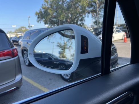 Used 2017 Porsche Macan S image 30