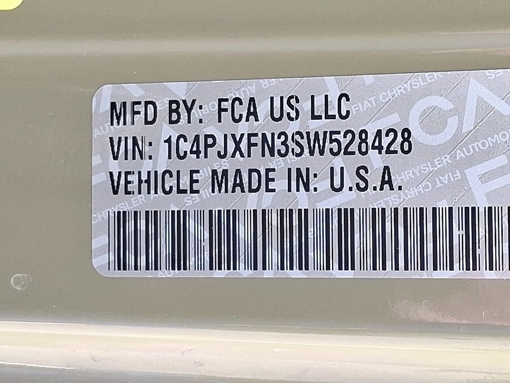 Certified 2025 Jeep Wrangler Unlimited Rubicon AWD/4WD image 27