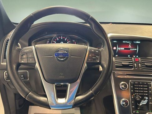 Used 2016 Volvo XC60 T6 AWD/4WD image 25