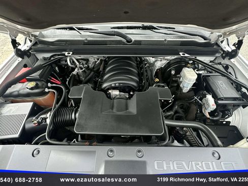 Used 2016 Chevrolet Suburban LT image 12