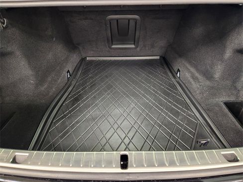 Used 2022 BMW ALPINA B7 xDrive w/ Luxury Rear Seating Package image 36