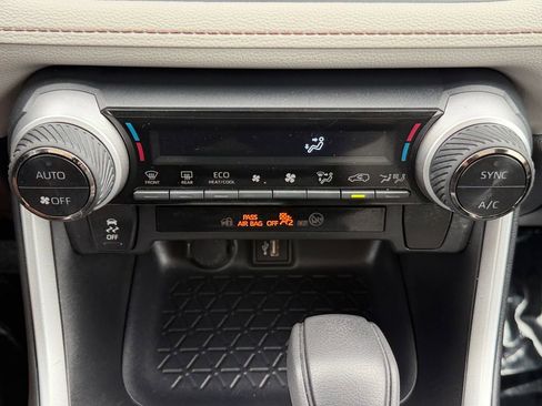 Certified 2025 Toyota RAV4 XLE w/ Convenience Package image 26