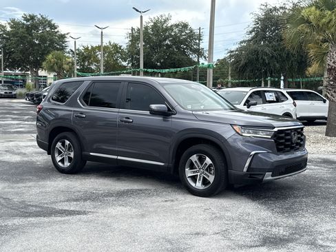 Certified 2025 Honda Pilot EX-L image 5
