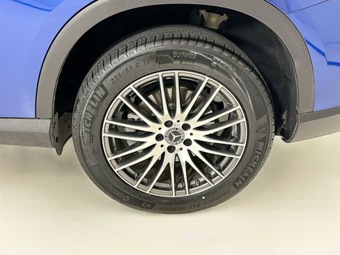 Certified 2025 Mercedes-Benz GLC 300 image 33