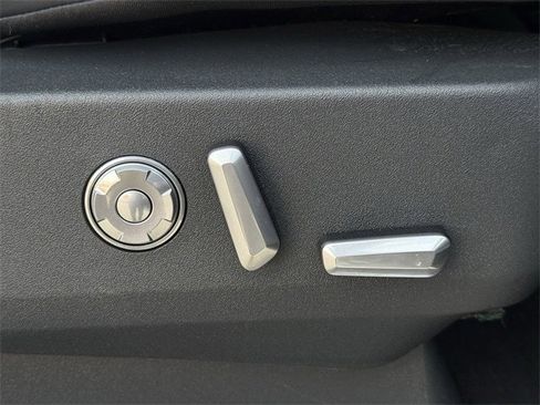 Used 2025 Lincoln Navigator Reserve image 30