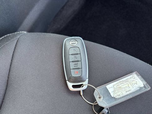 Used 2025 Nissan Sentra SV FWD image 16