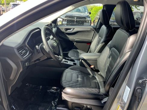 Used 2023 Ford Escape Platinum w/ Premium Technology Package AWD/4WD image 24