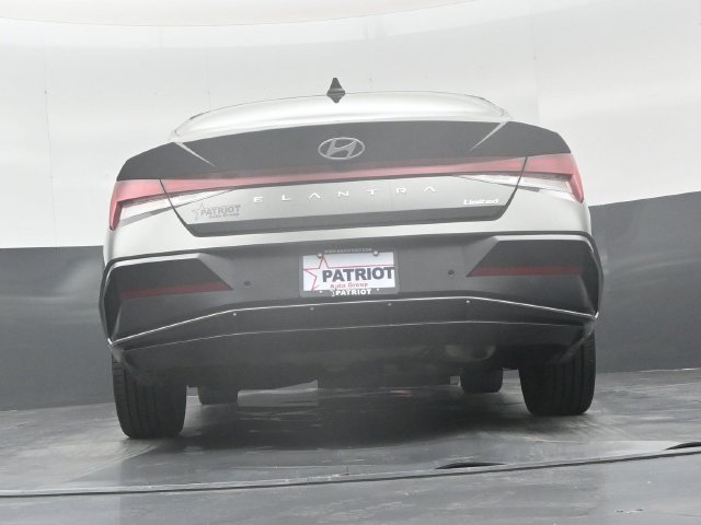 Used 2024 Hyundai Elantra Limited FWD image 42
