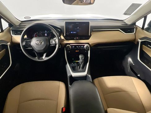 Used 2025 Toyota RAV4 XLE image 30