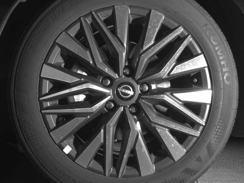 Used 2025 Nissan Altima 2.5 SV image 12