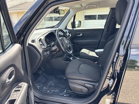 Used 2020 Jeep Renegade Altitude AWD/4WD image 14